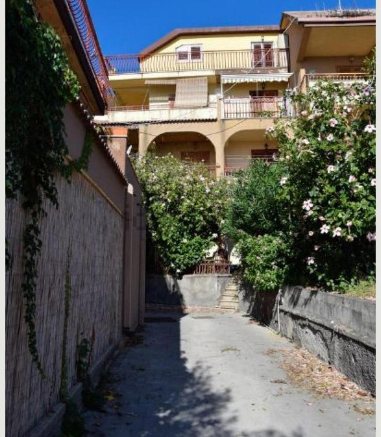 Elegance Apartment Taormina Letojanni Eksteriør billede